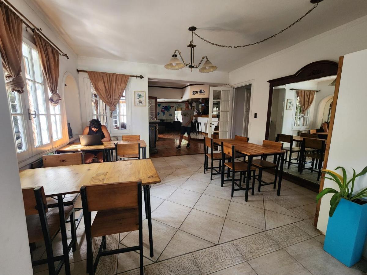 Gorilla Hostel Mendoza Extérieur photo